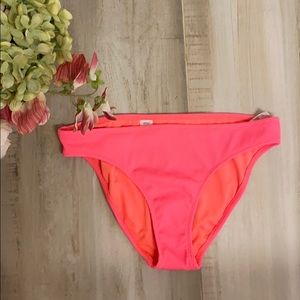Bright pink Aerie bikini bottom🍉